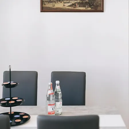 Dill Frauenkirche Апартаменты